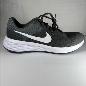 Nike Revolution 6.5Y